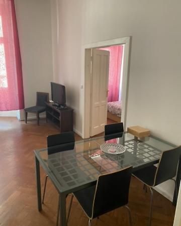 Large 3 Bedroom Family Apartment Close To The River Praha Bagian luar foto
